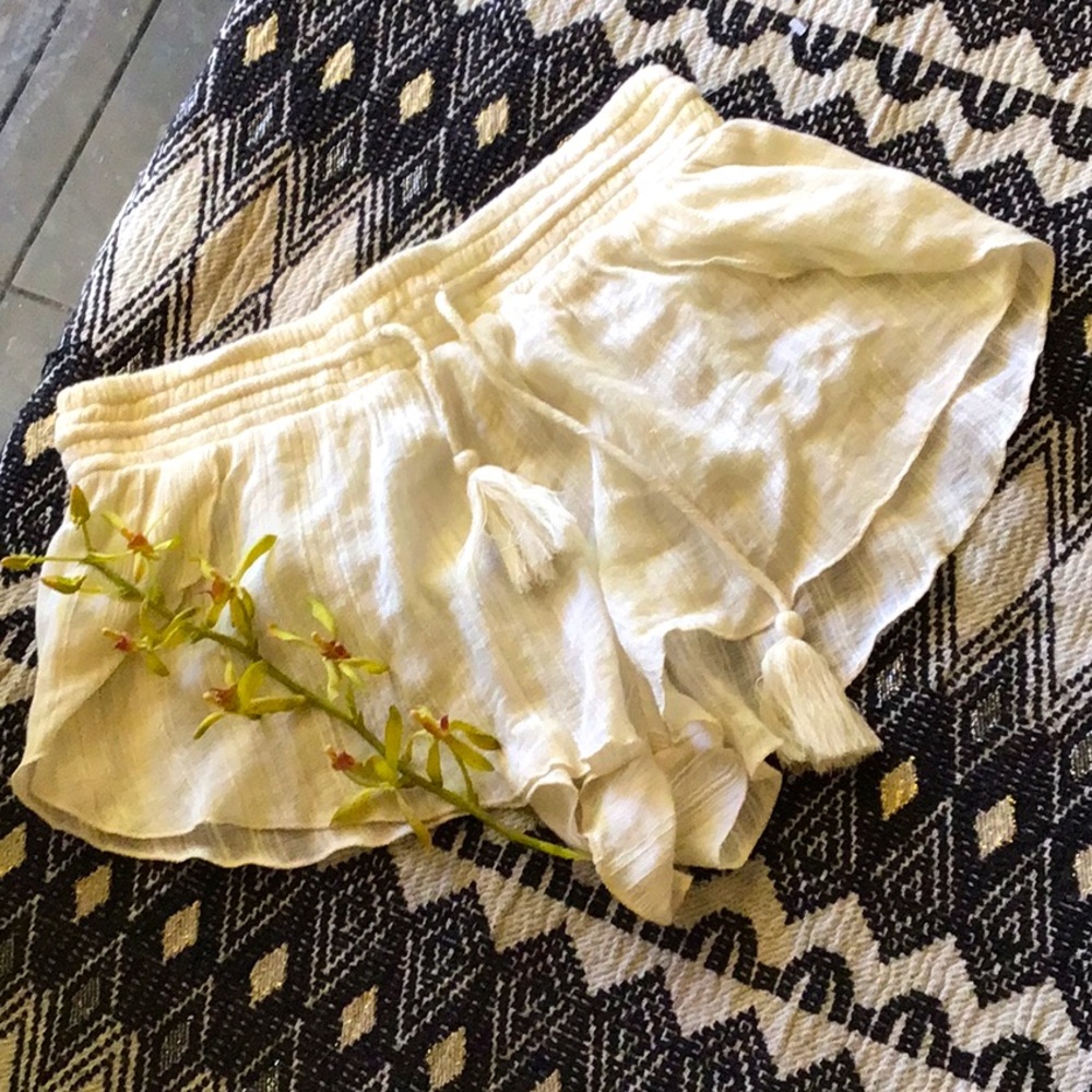 Rip Curl Flowy Boho Cream Short Shorts! Festival Coachella Tassels!